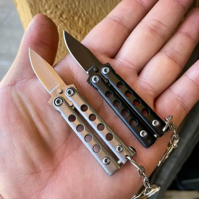 Quicky Mini Keychain Balisong – Novelty Butterfly Knife 1
