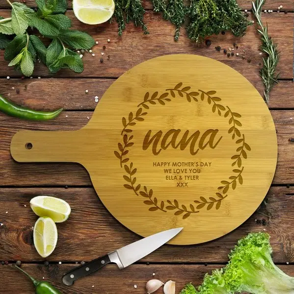 Wreath-Design Round Bamboo Serving Board – Natural Kitchen Accent 1